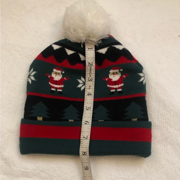 Festive Fun Pom Pom beanie - Picture 10 of 11
